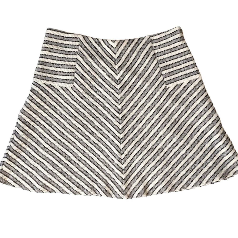Ann Taylor LOFT Chevron Striped Black and White Short Skirt Medium